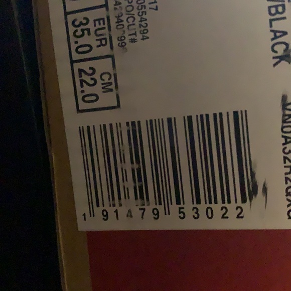 Sk8-hi marshmallow and Black men size 3.5 and women size 5.0 - Picture 5 of 5